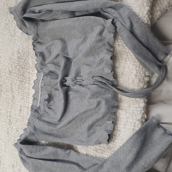 Adjustable front off the shoulder crop top - Picture 3 of 4